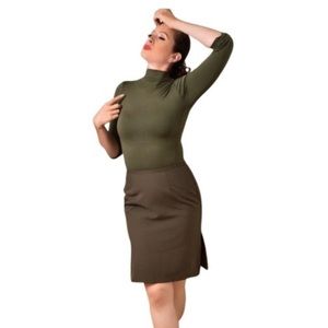 MD/LG Nylon Green Stretch turtle neck Sleeve Top